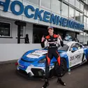 Joep Breedveld freut sich über seinen Meistertitel in der Porsche Sprint Challenge Deutschland GT4 (Foto: Porsche Sports Cup Deutschland)