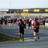 Arjun Maini (links), BWT Best Water Run, Zandvoort