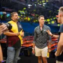Gabriel Clemens mit Kelvin van der Linde (l-r) bei den German Darts Open in Jena