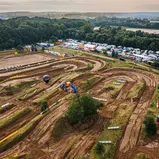 Tiefer Sand und harte Kanten fordern in Tensfeld die Kondition und das Fahrkönnen der Sportler