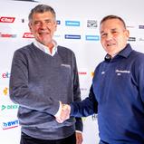 Hankook Motorsport-Director Manfred Sandbichler mit ADAC Motorsportchef Thomas Voss