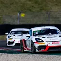 Rang zwei der Testfahrten holte ein Porsche 718 Cayman GT4 von Razoon - more than Racing