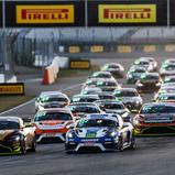 Volles Feld in der ADAC GT4 Germany
