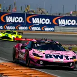 In der DTM steuert Matteo Cairoli einen Ferrari 296 GT3 Evo von Emil Frey Racing