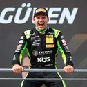Pure Freude bei Ayhancan Güven nach seinem vierten Saisonsieg