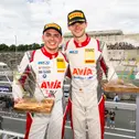 Josef Knopp (li.) und Finn Zulauf mit Pokal in Nürnberg