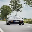 Gleich zwei Mal auf der ADAC Deutschland Klassik 2025 vertreten ist die legendäre „Zeitmaschine“, der DeLorean DMC-12 von 1981
