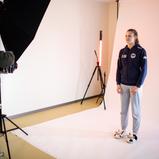Formel 4-Fahrerin Mathilda Paatz im Fotostudio