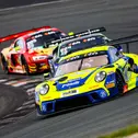 Bis zum Schluss lieferte das Feld packenden Motorsport
