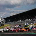 Beide Rennen des ADAC GT Masters auf dem Nürburgring boten zahlreiche spannende Manöver