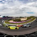 Sehenswert: die Fahrzeuge des ADAC GT Masters in der neuen Hugenholtzbocht