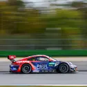 Porsche ist mit dem Team Bernhard, Toksport und Manthey EMA vertreten