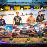 Über die Prämie für den Red Bull Holeshot freuten sich Dennis Ullrich, Tom Koch, Michael Sandner und Nick Domann. 