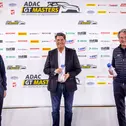 Lars Soutschka, Vorstand ADAC e. V., Lutz Hübner, CMO der BWT Gruppe, und ADAC Sportpräsident Hermann Tomczyk (v. l.)