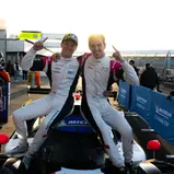 Hugo Schwarze (links) triumphierte im Michelin Le Mans Cup (Foto: Jakob Ebrey Photography)