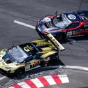Jordan Pepper im Duell mit Thierry Vermeulen (l-r)