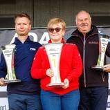 Das Podium der Teamwertung (v. l. n. r.): Ralf Druckenmüller (PHM Racing), Grazia Troncon (Prema Racing) und Andreas Jenzer (Jenzer Motorsport)