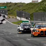 Herzschlagfinale zwischen den beiden BMW von FK Performance Motorsport