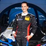 Model Betty Taube griff beim DTM-Wochenende selbst ins Lenkrad
