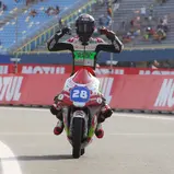 Rossi Moor siegt und führt weiter