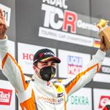 Eric Scalvini auf dem Podium der ADAC TCR Germany