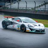 Als Titelgewinner der letzten Saison durfte Moritz Löhner einen Testtag mit einem realen McLaren 570s von Dörr Motorsport absolvieren