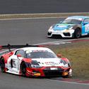 Julian Hanses (vorne) ist nun doppelter Champion im GTC Race. (Foto: GTC Race)