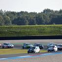 Der ADAC Tourenwagen Junior Cup kam mit 16 Autos nach Assen (Foto: ADAC Tourenwagen Junior Cup)
