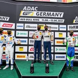 Podium Rennen Samstag: Jan Marschalkowski / Théo Nouet (Team Zakspeed / Mercedes-AMG GT4), Gabriele Piana / Michael Schrey (Hofor Racing by Bonk Motorsport / BMW M4 GT4), Dennis Fetzer / Nicolaj Møller Madsen (Team Allied-Racing / Porsche 718 Cayman GT4 C