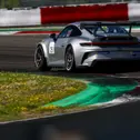 Lukas Ertl möchte seinen Kontrahenten in der Porsche Endurance Challenge Deutschland wieder sein Heck zeigen (Foto: Porsche Sports Cup)