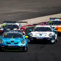Etienne Ploenes (vorne) feierte seinen ersten Saisontriumph in der Porsche Sprint Challenge Deutschland GT3 (Foto: Porsche Sports Cup)