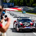 Der erste Platz von Fabian Dybionka in der Porsche Sprint Challenge Deutschland GT3 ist in dem Moment perfekt (Foto: Porsche Sports Cup)