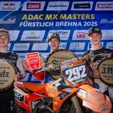 Tageswertung beim ADAC MX Junior Cup 125ccm v.l.n.r.: Finn Lange ( Deutschland / KTM / KTM GST Berlin Racing / ADAC Hansa MX Junior Team ), Ricardo Bauer ( Österreich / KTM ) und Ian Ampoorter ( Belgien / GasGas / F4E GASGAS JUNIOR RACING TEAM )
