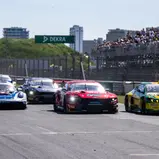 Im ADAC GT Masters geht es eng zu