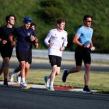 Der ehemalige DTM-Pilot Manuel Reuter vor Finn Wiebelhaus, BWT Best Water Run, Zandvoort