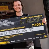 Christopher Högfeldt aus Schweden gewinnt ADAC GT Masters eSports 2022