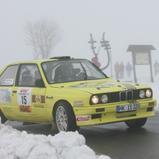 Olaf Müller liegt im BMW 320is auf dem vierten Masters-Rang