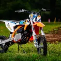 KTM stellt die SX-E5 und 65SX Motorräder zur Verfügung