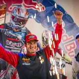 Jahressiegerehrung, Michael Spacek Förderpreis mit Jordi Tixier ( Frankreich / Honda / KMP Honda Racing powered by DVAG ) beim ADAC MX Masters und Fotojournalist Dieter Lichtblau