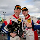 Felix Hirsiger und Finn Zulauf nach ihrem Titelgewinn in Hockenheim