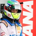 Der erfahrene Lamborghini-Werkspilot Marco Mapelli teilt sich mit Youngster Benjamin Hites das Cockpit