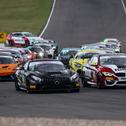 Mercedes-AMG GT4 und BMW M4 GT4 führen das Feld an