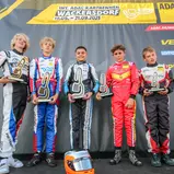 Die Sieger in Wackersdorf der Klasse X30 Junior: Cesc Pieterse, Tom Wickop, Emilio Bernd, Carlos Nees, Jonathan Maier (v.l.n.r.)
