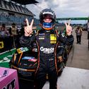 Großer Jubel bei Ben Dörr von McLaren-Team Dörr Motorsport