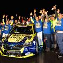 Jubel bei Philip Geipel und Katrin Becker-Brugger über die erste Deutsche Rallye-Meisterschaft