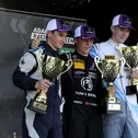 Siegerehrung nach Lauf zwei im ADAC Tourenwagen Junior Cup (v.l.n.r.): Maxim Felix Dacher (Zweiter), Storm Gjerdrum (Sieger), Finn Niklas Wollnik (Dritter) (Foto: ADAC Tourenwagen Junior Cup)