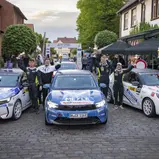 So sehen Gewinner aus: Die drei siegreichen Teams beim Auftakt des ADAC Opel Electric Rally Cup