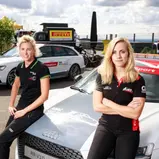 Die beiden Layds im ADAC GT Masters: Rahel Frey und Mikaela Åhlin-Kottulinsky 