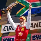 Großer Jubel bei Kelvin van der Linde über seinen Zandvoort-Sieg