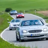 Erfolgreicher Auftakt für die erste ADAC Youngtimer Tour Bodensee: Im Rahmen der Klassikwelt Bodensee starteten knapp 45 Teams die Motoren ihrer jungen Klassiker